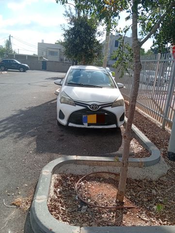 טויוטה יאריס