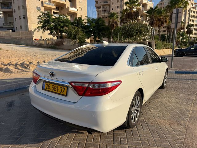 טויוטה קאמרי