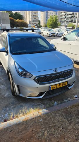קיה נירו