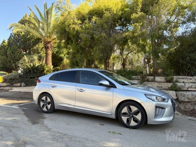 יונדאי איוניק