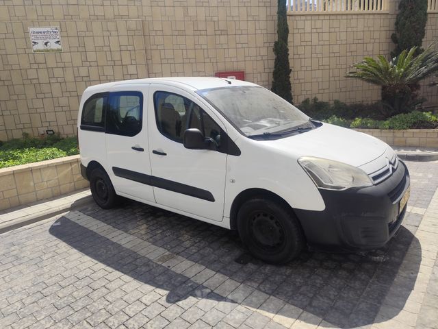 ברלינגו  Comfort ידני דיזל מיניוואן / MPV 5 מק 4 דל 1.6 (75 כ״ס) [2012-2016]