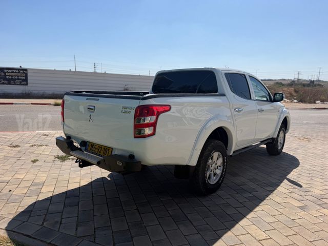 מיצובישי טרייטון / L200