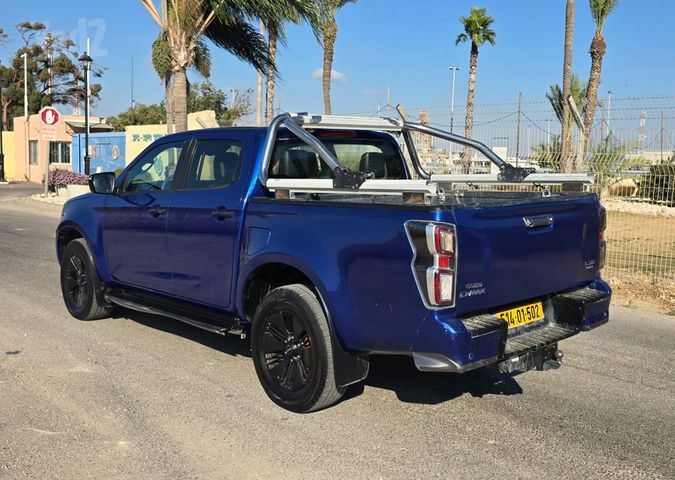 איסוזו די-מקס