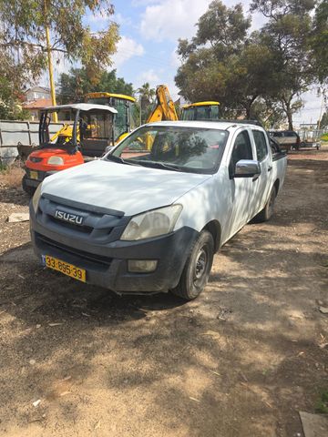 מודעת רכב איסוזו די-מקס
