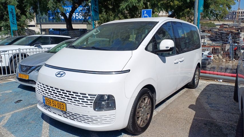 יונדאי סטאריה