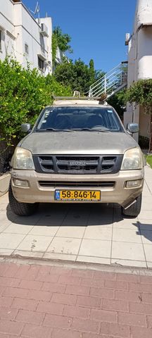 מודעת רכב איסוזו די-מקס