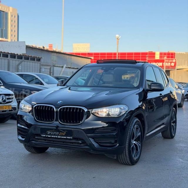 ב מ וו X3