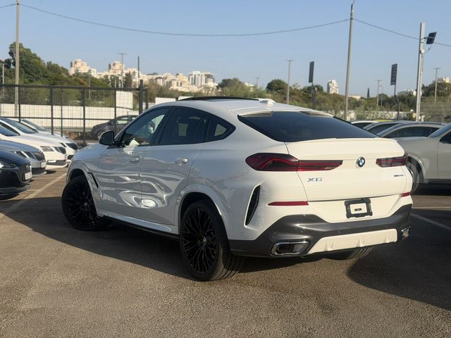 ב מ וו X6