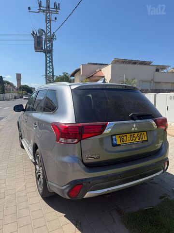 מיצובישי אאוטלנדר