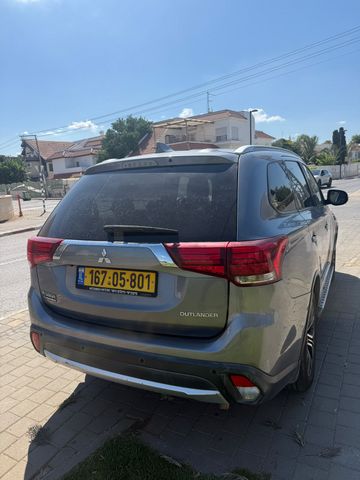 מיצובישי אאוטלנדר