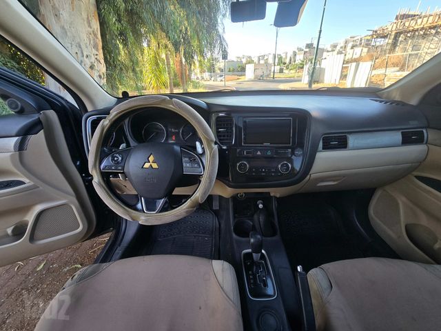 מיצובישי אאוטלנדר
