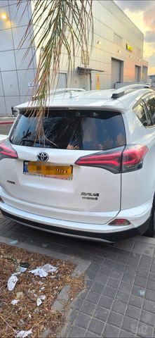 מודעת רכב טויוטה RAV4