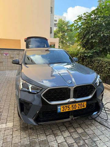ב מ וו X2