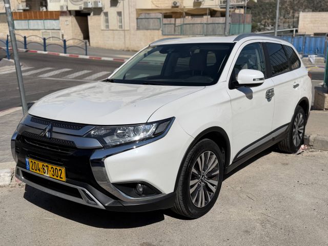מיצובישי אאוטלנדר