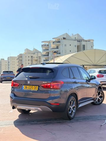 ב מ וו X1