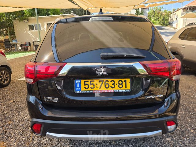 מיצובישי אאוטלנדר