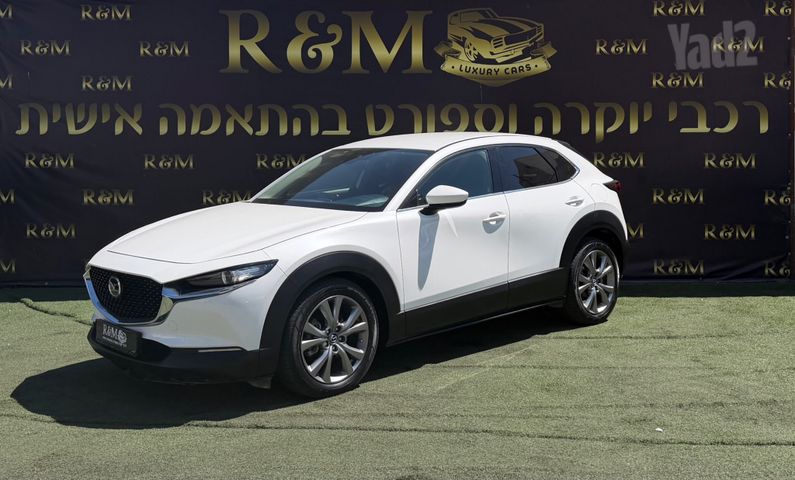 מודעת רכב מאזדה CX-30
