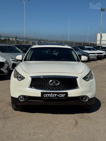 אינפיניטי QX70