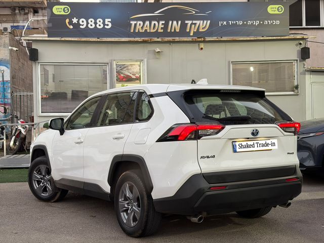 טויוטה RAV4