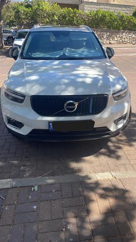 מודעת רכב וולוו XC40