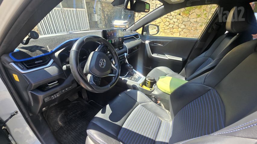 טויוטה RAV4