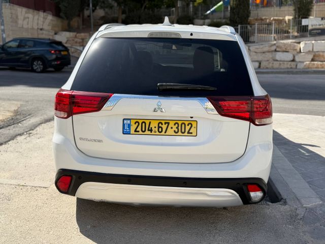 מיצובישי אאוטלנדר
