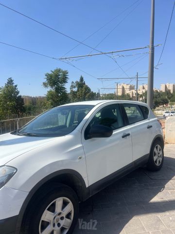 קשקאי 4X2 Visia אוט׳ 5 מק 2.0 (140 כ״ס) [2010-2014]