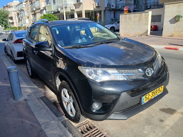 מודעת רכב טויוטה RAV4