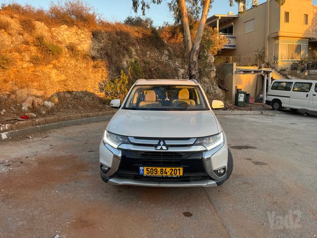 מיצובישי אאוטלנדר