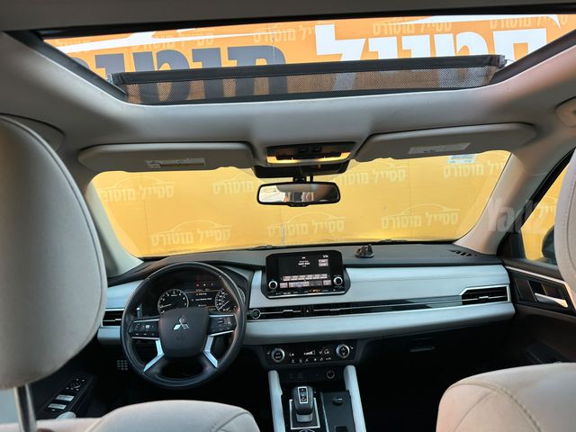 מיצובישי אאוטלנדר