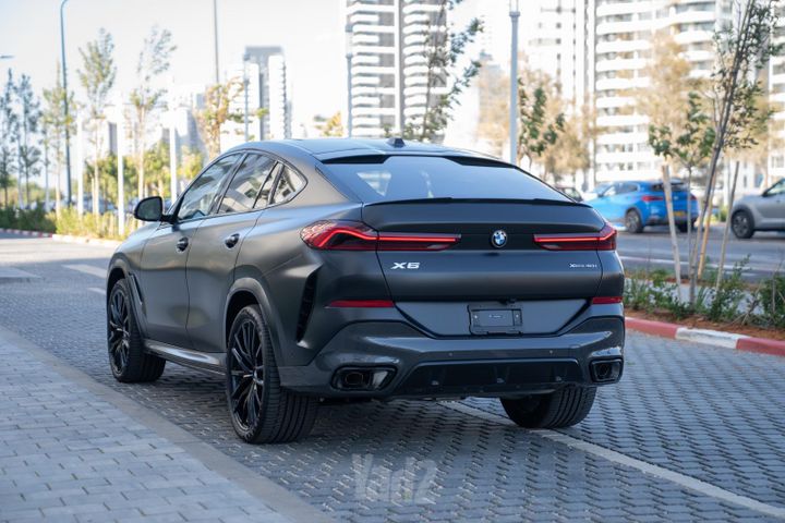 ב מ וו X6