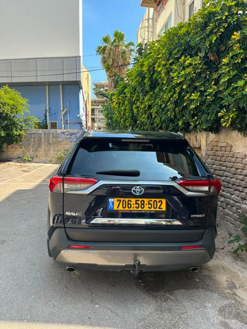 טויוטה RAV4