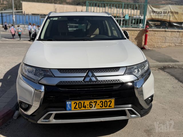 מיצובישי אאוטלנדר