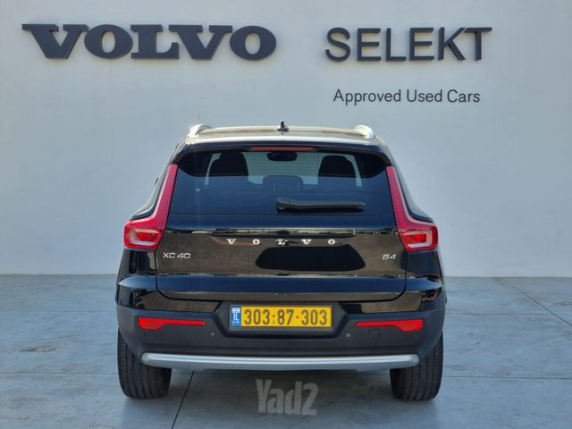 וולוו XC40