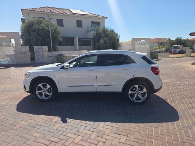 מרצדס-בנץ GLA