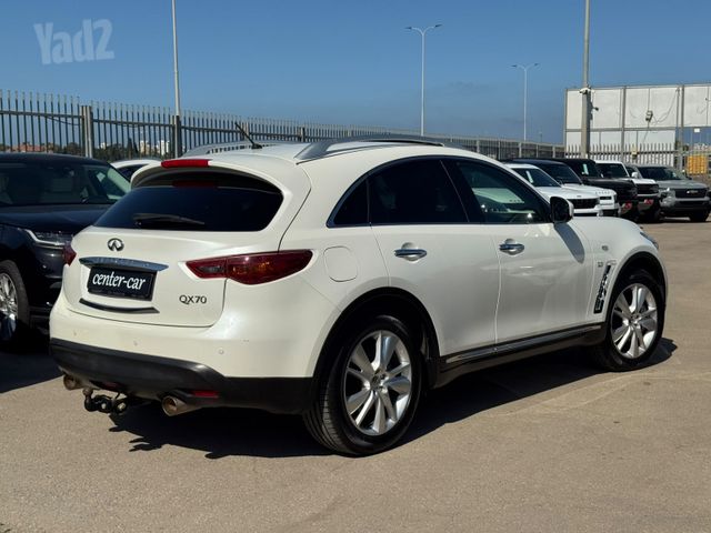 אינפיניטי QX70