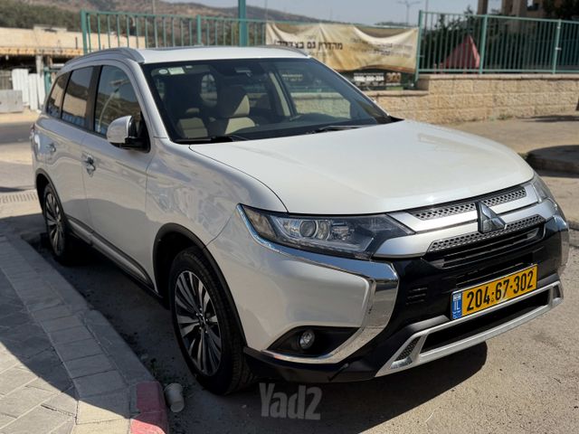 מיצובישי אאוטלנדר