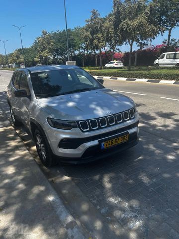 מודעת רכב ג'יפ קומפאס