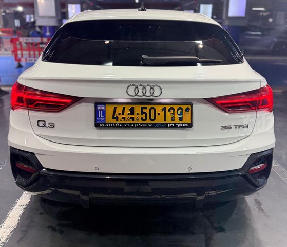 אאודי Q3