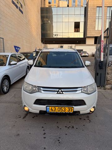 מיצובישי אאוטלנדר