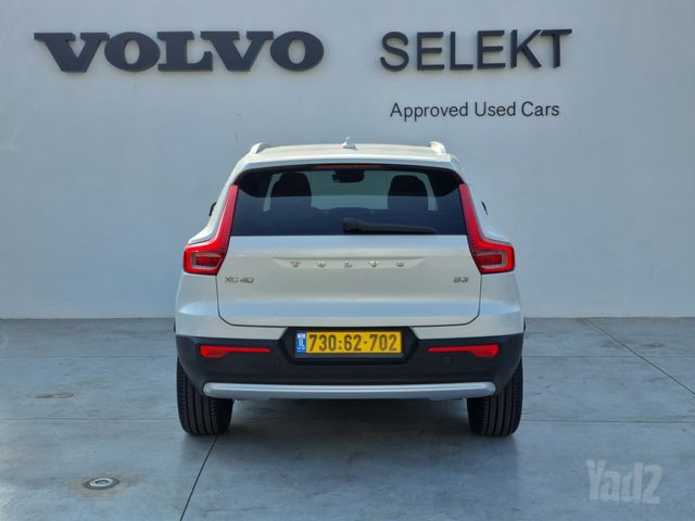 וולוו XC40
