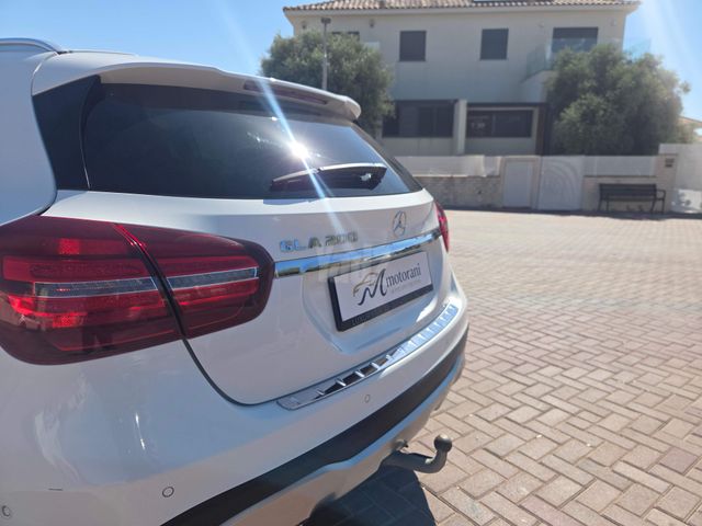 מרצדס-בנץ GLA