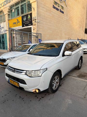 מיצובישי אאוטלנדר