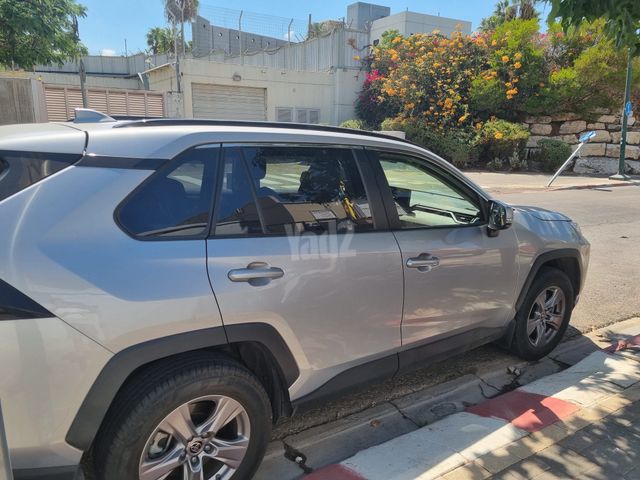 טויוטה RAV4