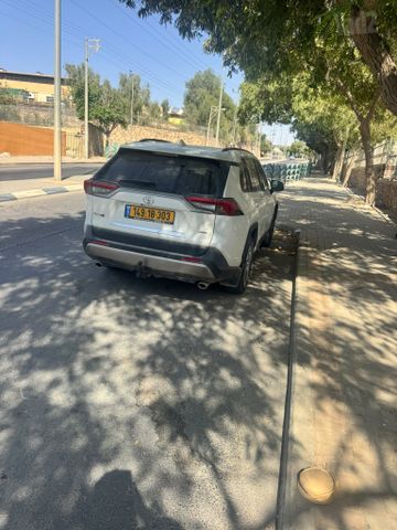 מודעת רכב טויוטה RAV4