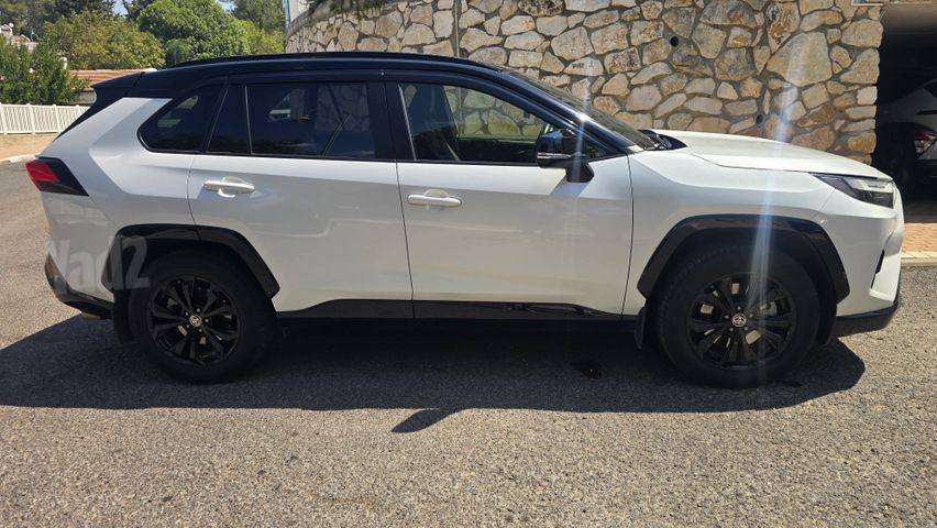 טויוטה RAV4