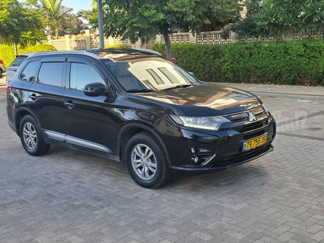 מיצובישי אאוטלנדר