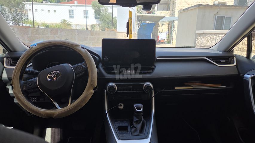 טויוטה RAV4