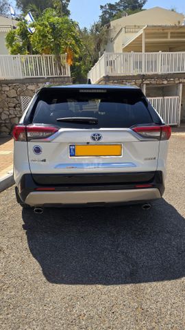 טויוטה RAV4