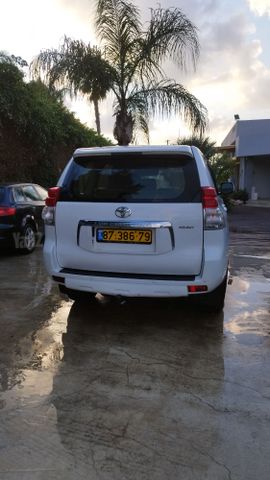 טויוטה לנד קרוזר